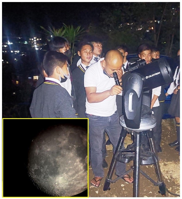 Students being introduced to Astronomy with a sky gazing event organized by the Innovation Hub & Space Education Centre, DST.
